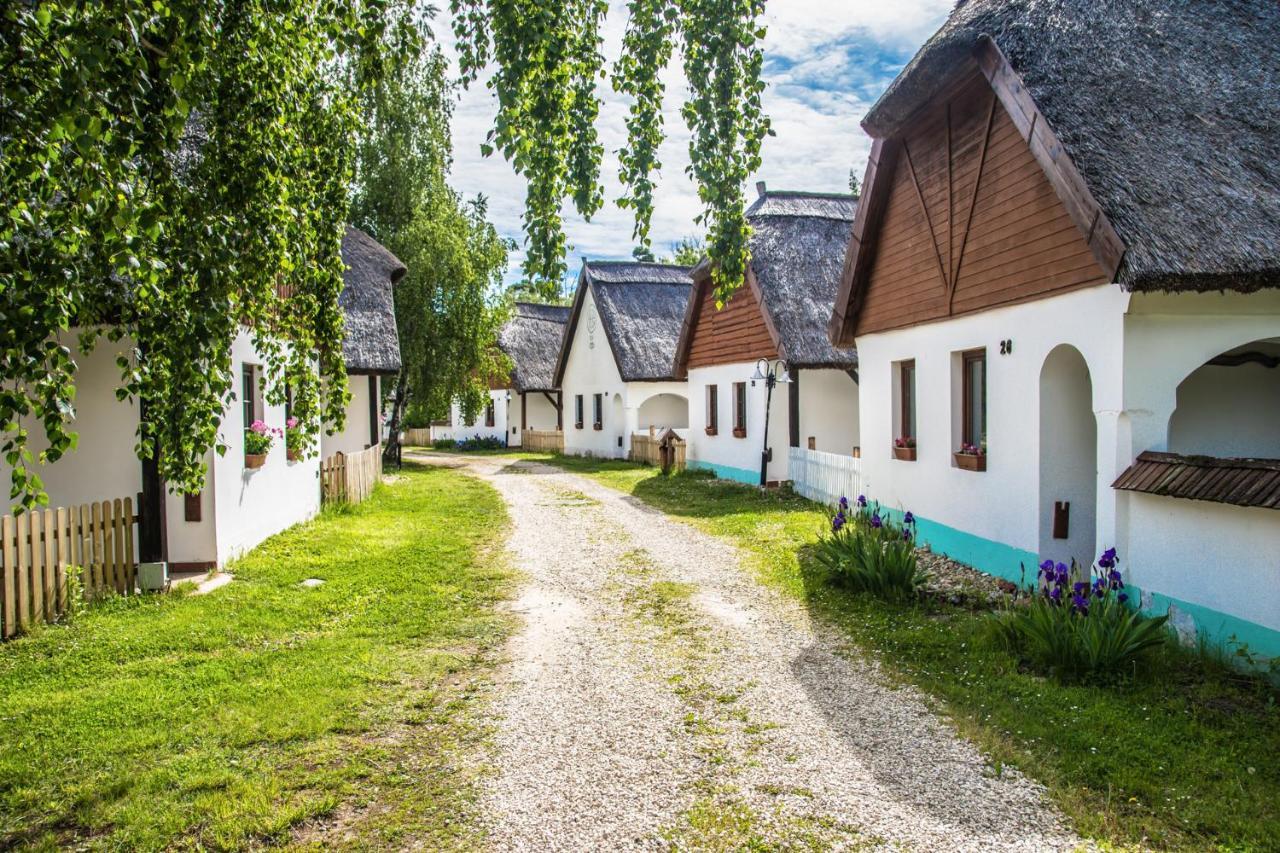 Bohem Birtok Es Csarda Hotel Zamárdi Eksteriør billede